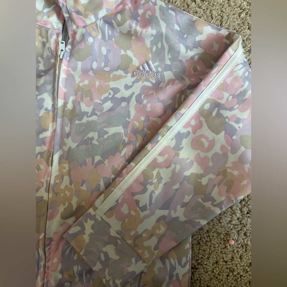 Girl's Adidas tracksuit 6x